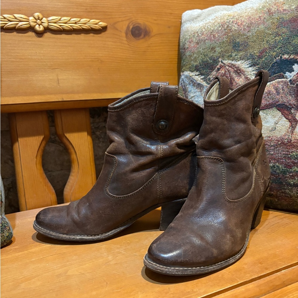 Frye Low Top Western Style Boots